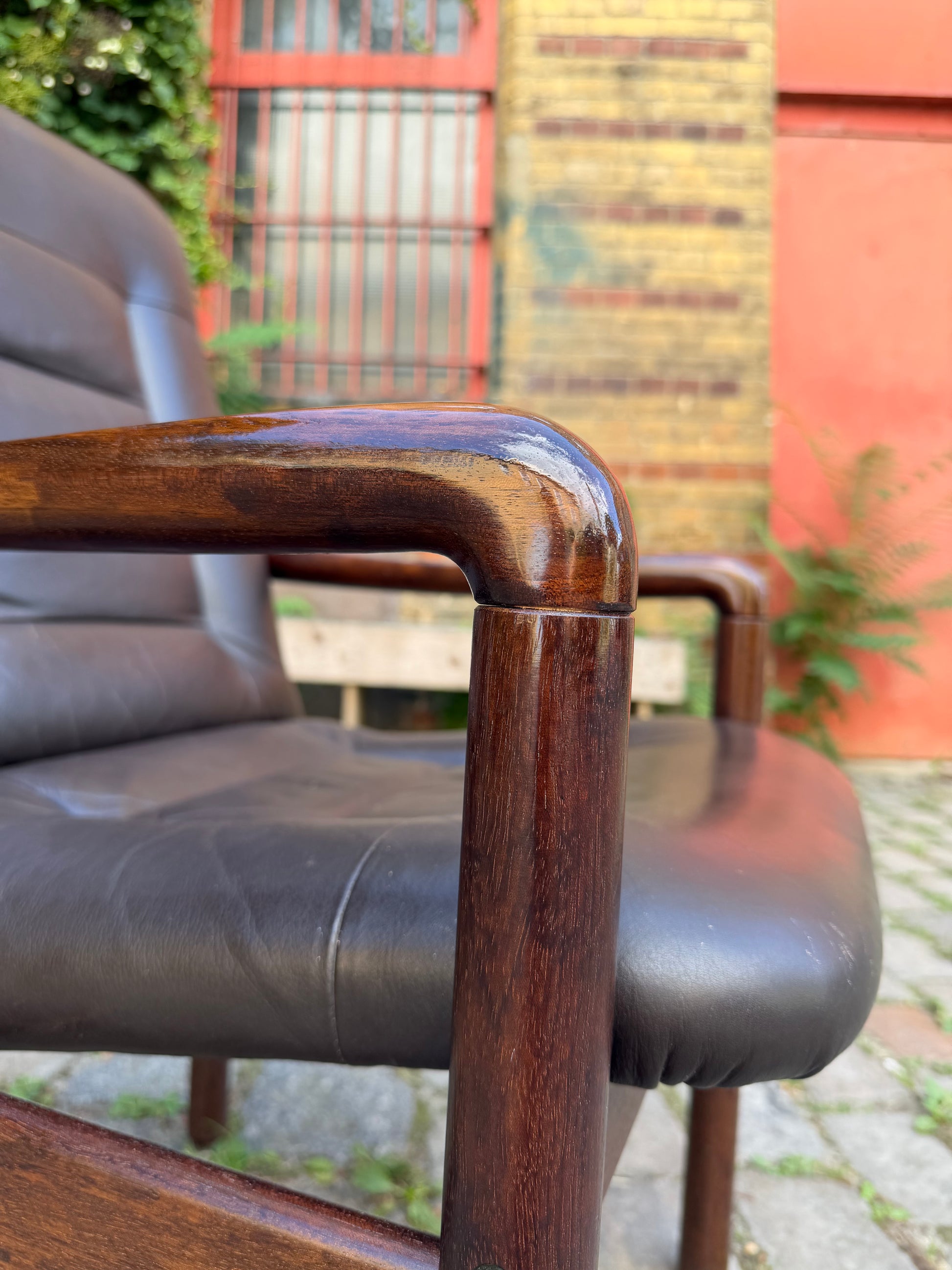 Sessel dunkelbraun Echtleder von Dyrlund