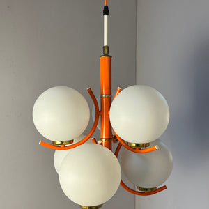 Kronleuchter weiß orange von Richard Essig