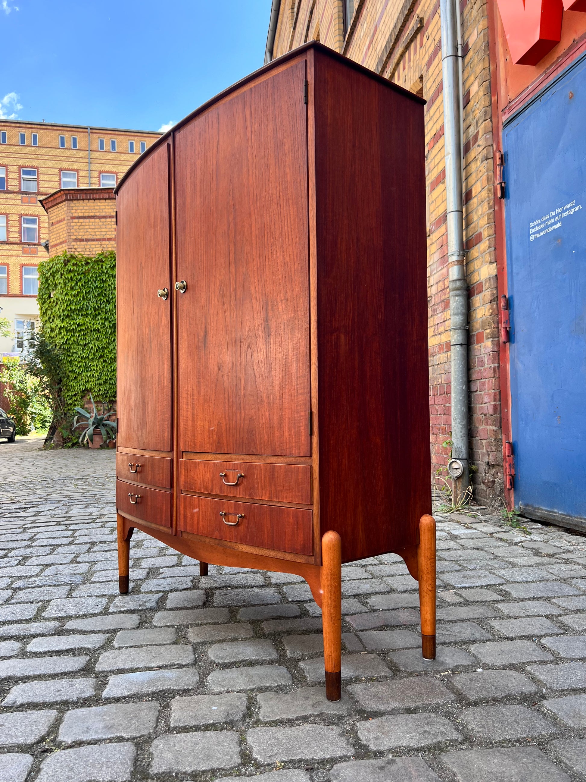 Schrank halbrund Teak aus Dänemark
