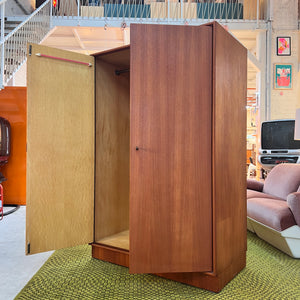 Großer Kleiderschrank Teak von Einrichtungshaus Steguweit & Sohn