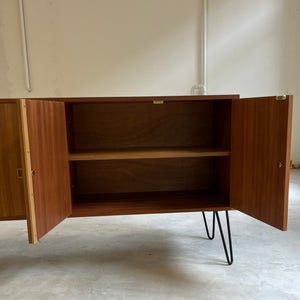 Sideboard Teak mit Flügeltüren & Messinggriffen