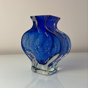 Vase blau mit Gravur von Ingrid Glas