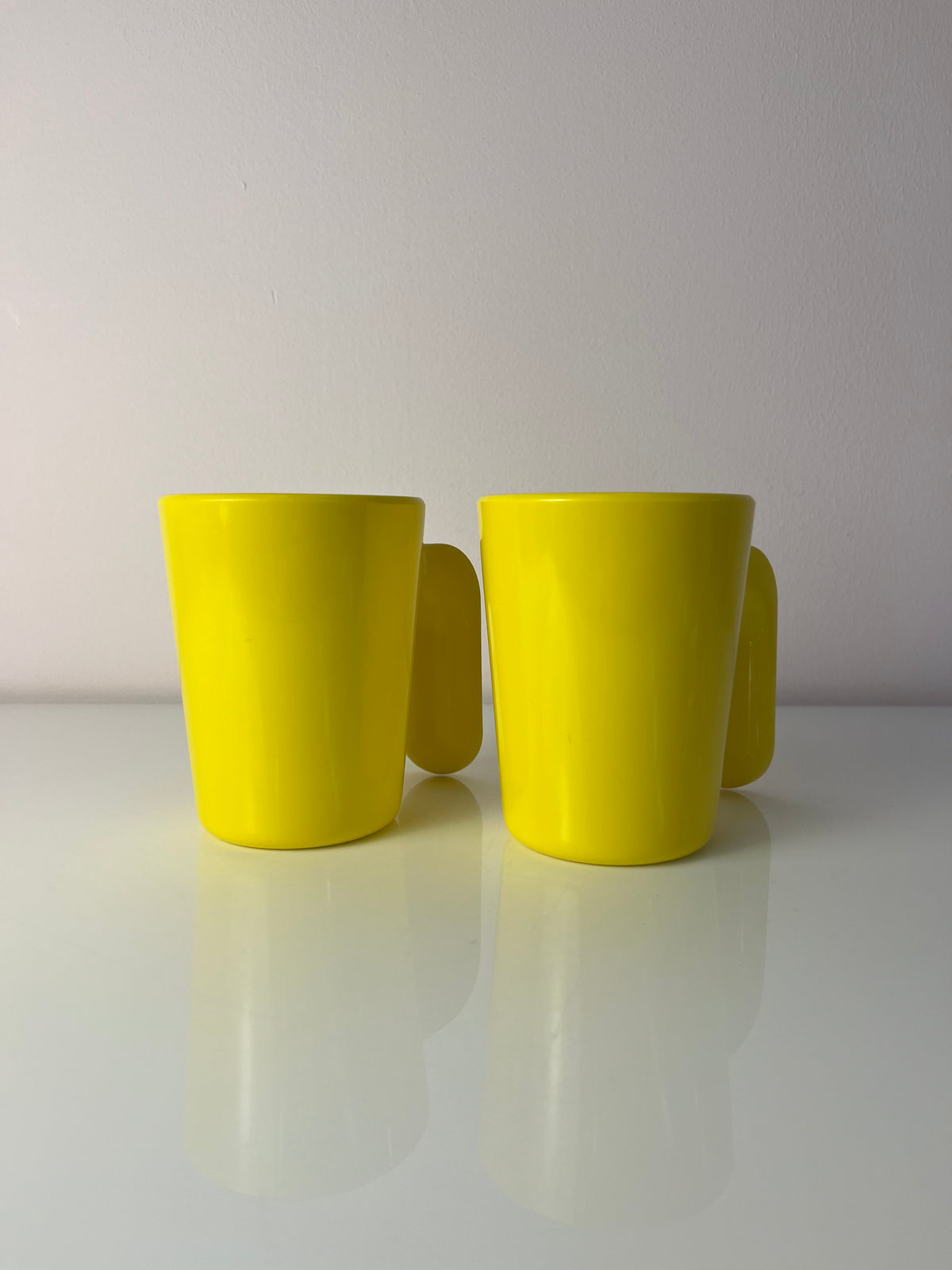 Set: 2x Tasse gelb von Ole Jensen für Room Copenhagen – Frau Wunderwald