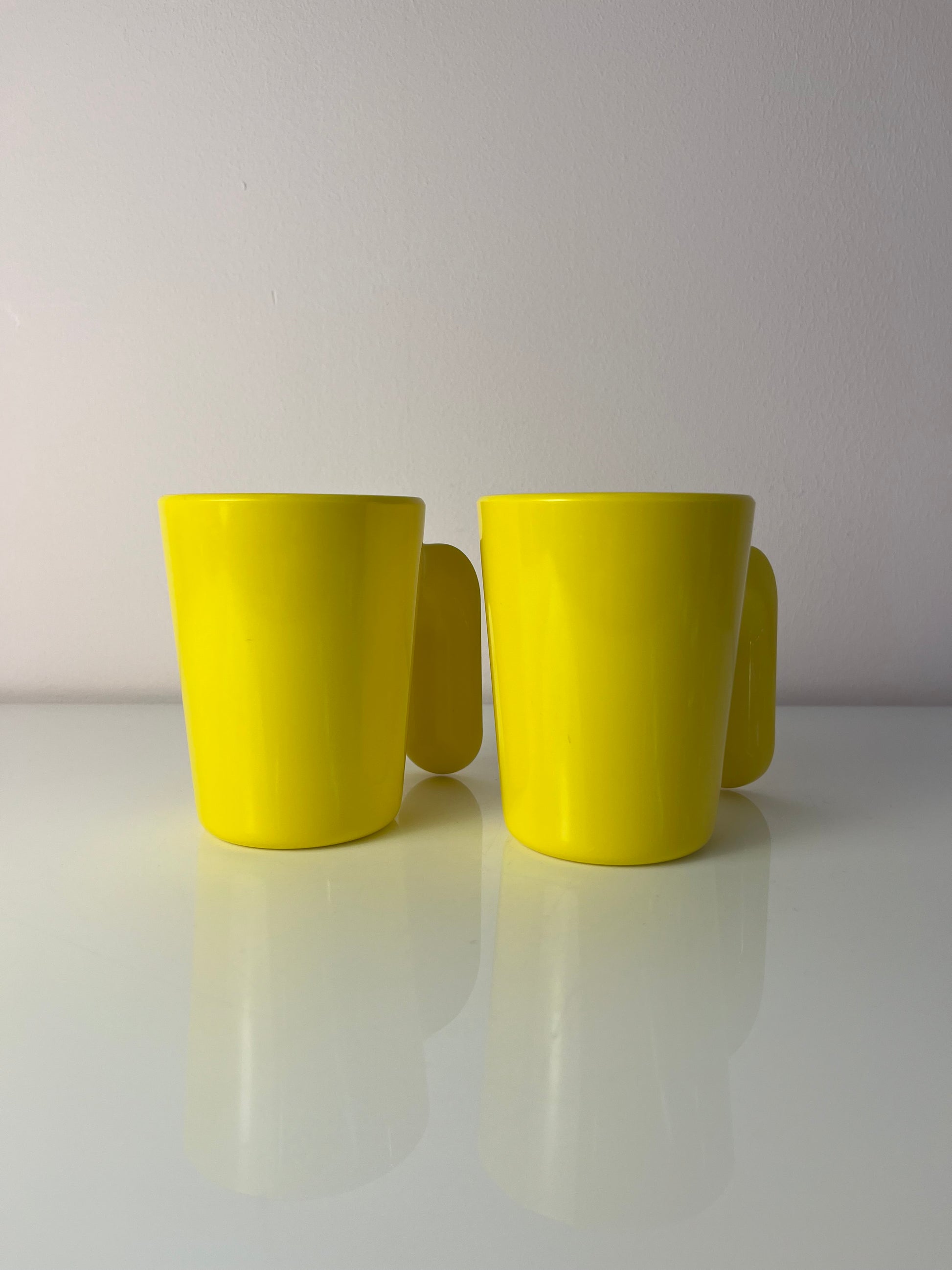 Set: 2x Tasse gelb von Ole Jensen für Room Copenhagen
