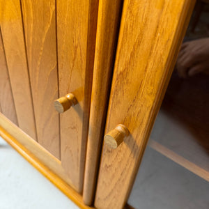 Kleiner Schrank mit Vitrine und Tür links von Dyrlund