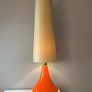 Bodenlampe orange Glas mit leuchtendem Fuß
