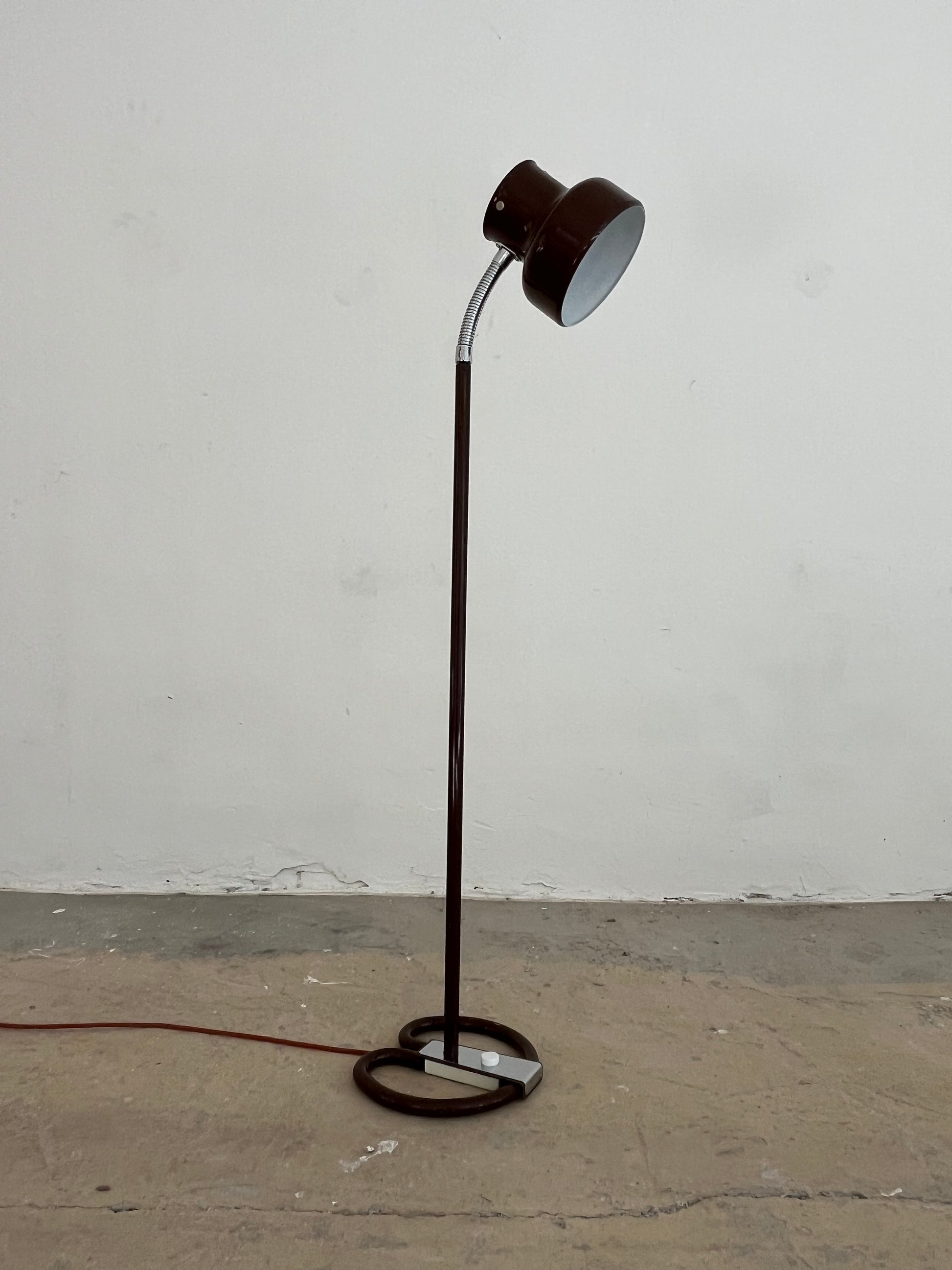 Stehlampe Bumling braun von Anders Pehrson für Ateljé Lyktan