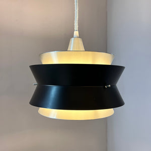 Lamellenlampe Trava schwarz silber von Carl Thore für Granhaga