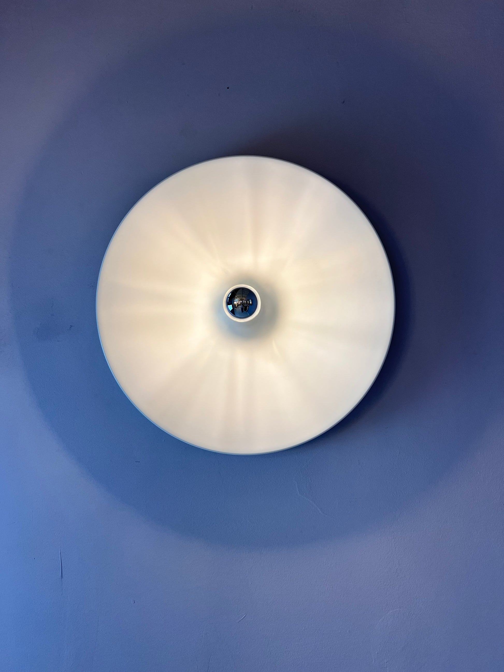 Wandlampe Diskus 50 cm weiß von Charlotte Perriand für Honsel