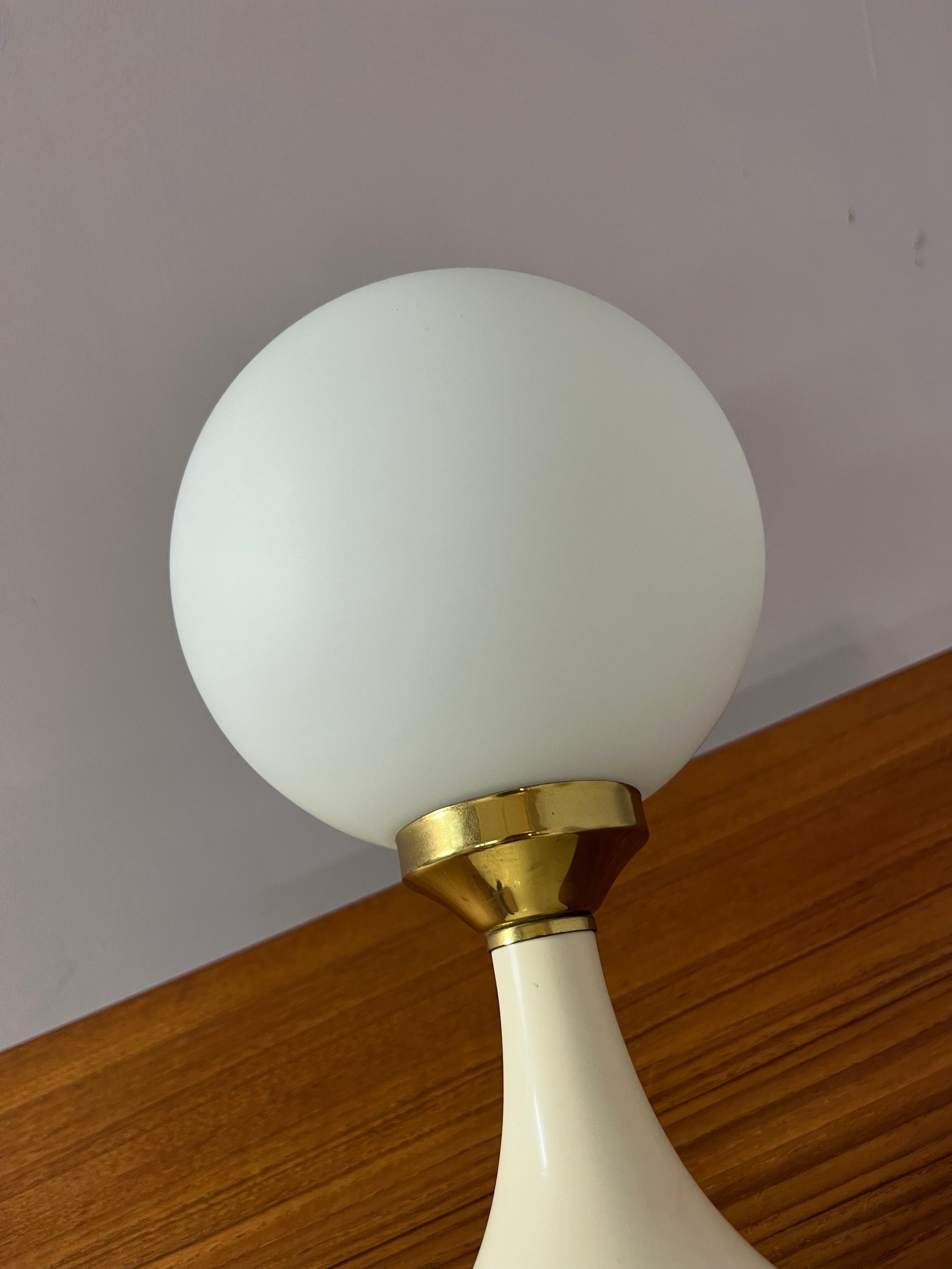 Kugeltischlampe Creme Messing von ETS Moderne Leuchten