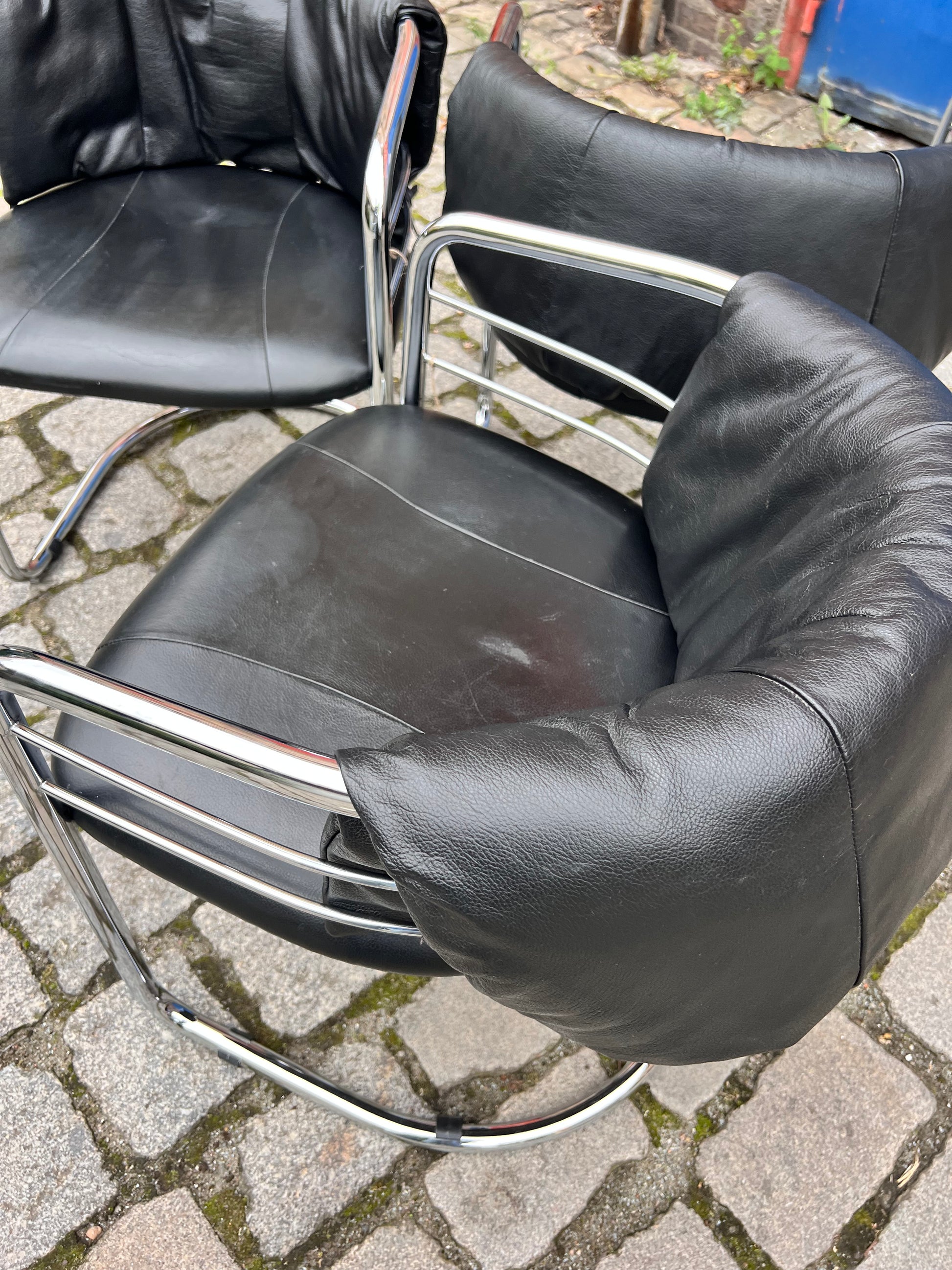 Freischwinger Echtleder Chrom aus Italien