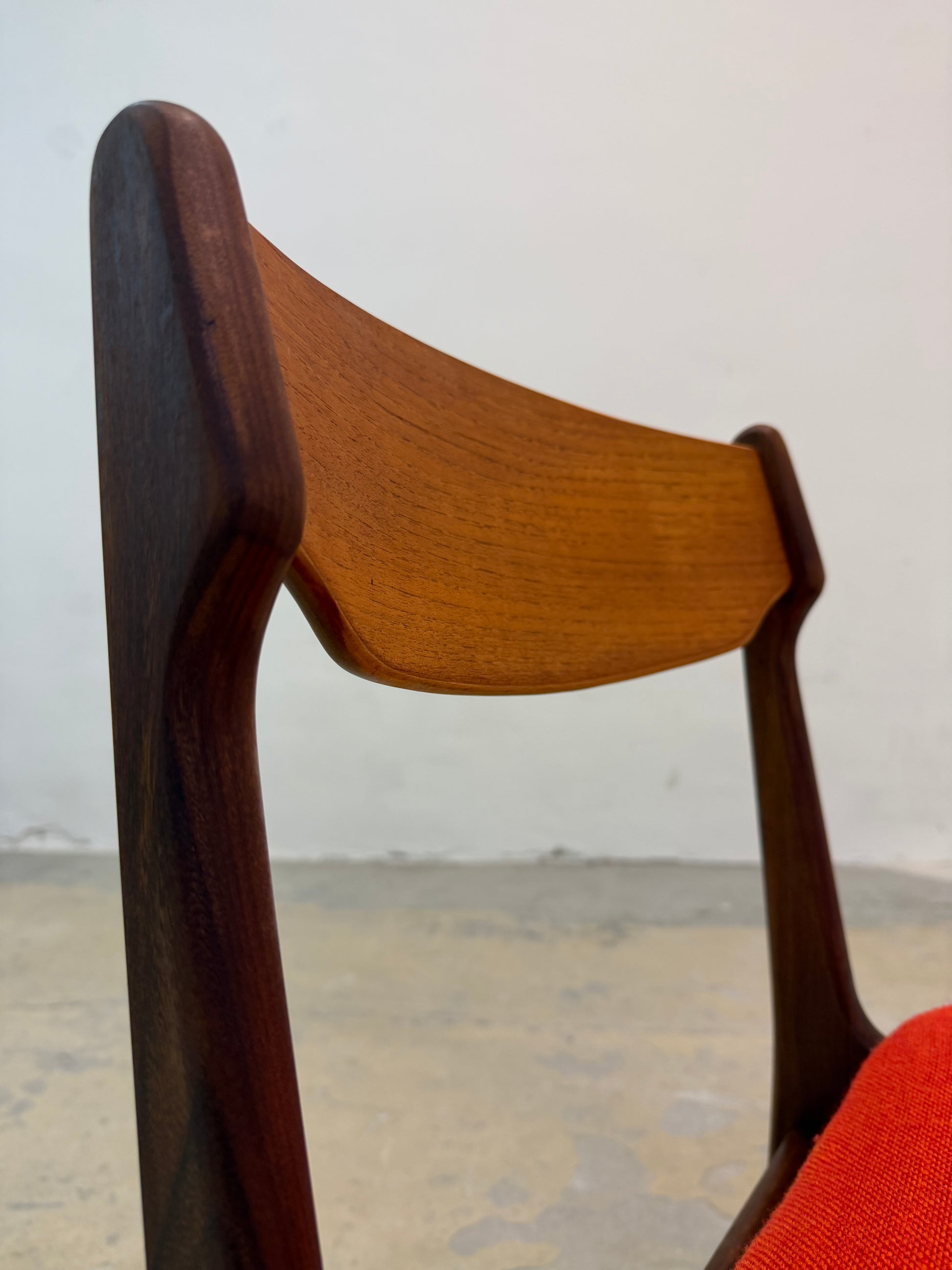 Polsterstuhl Teak orange neu gepolstert von Erik Buch
