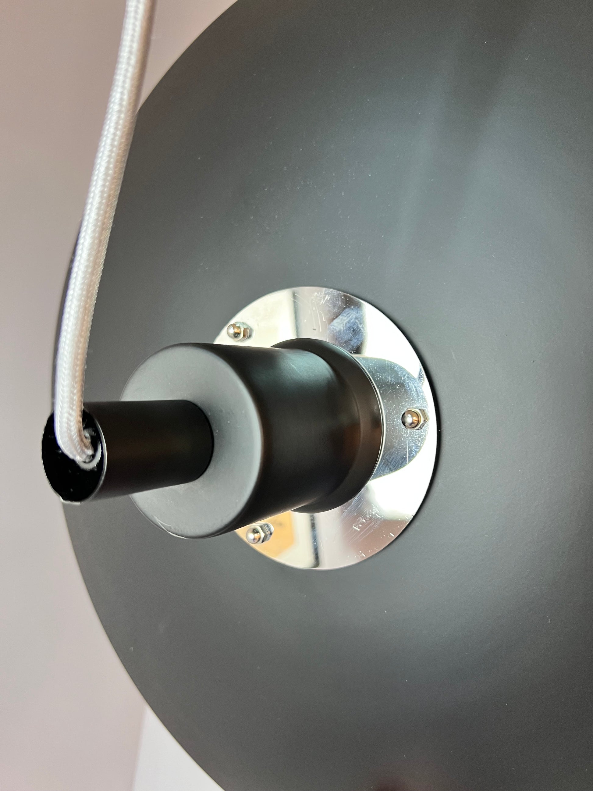 Lamellenlampe schwarz weiß aus Dänemark