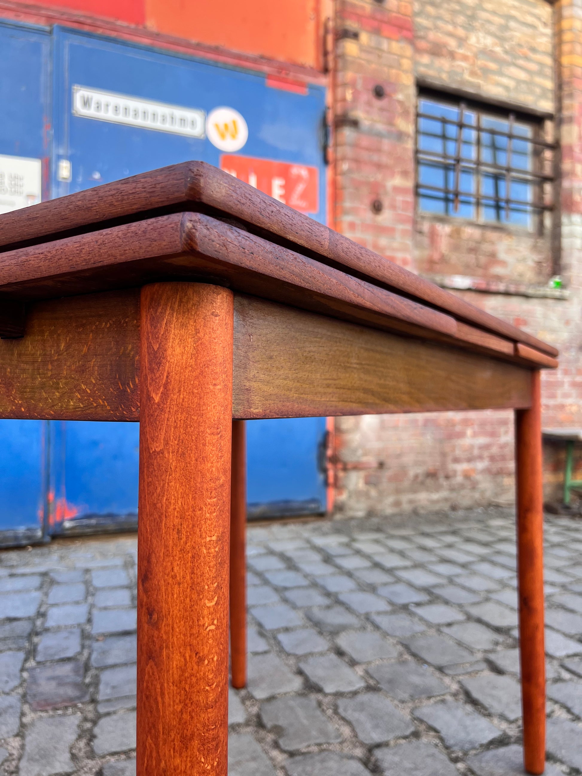Kleiner ausziehbarer Esstisch Teak aus Dänemark