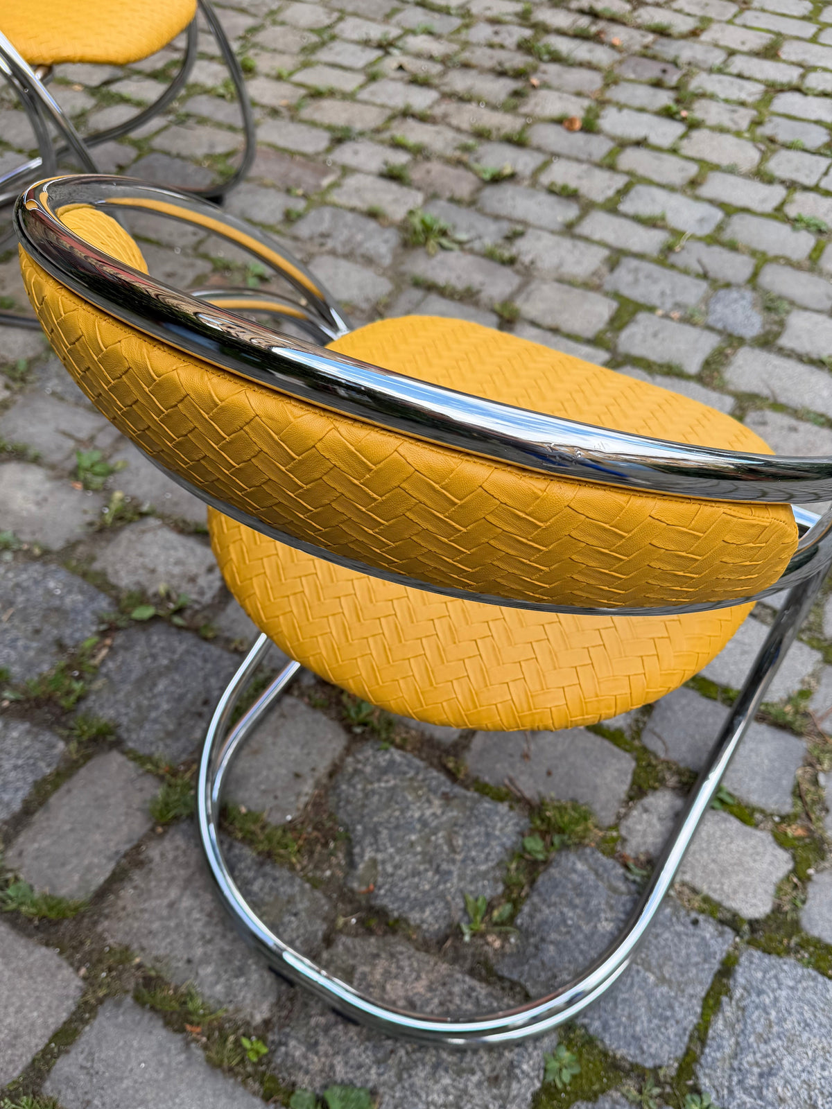 Freischwinger gelb Flechtoptik neu gepolster Leder Chrom
