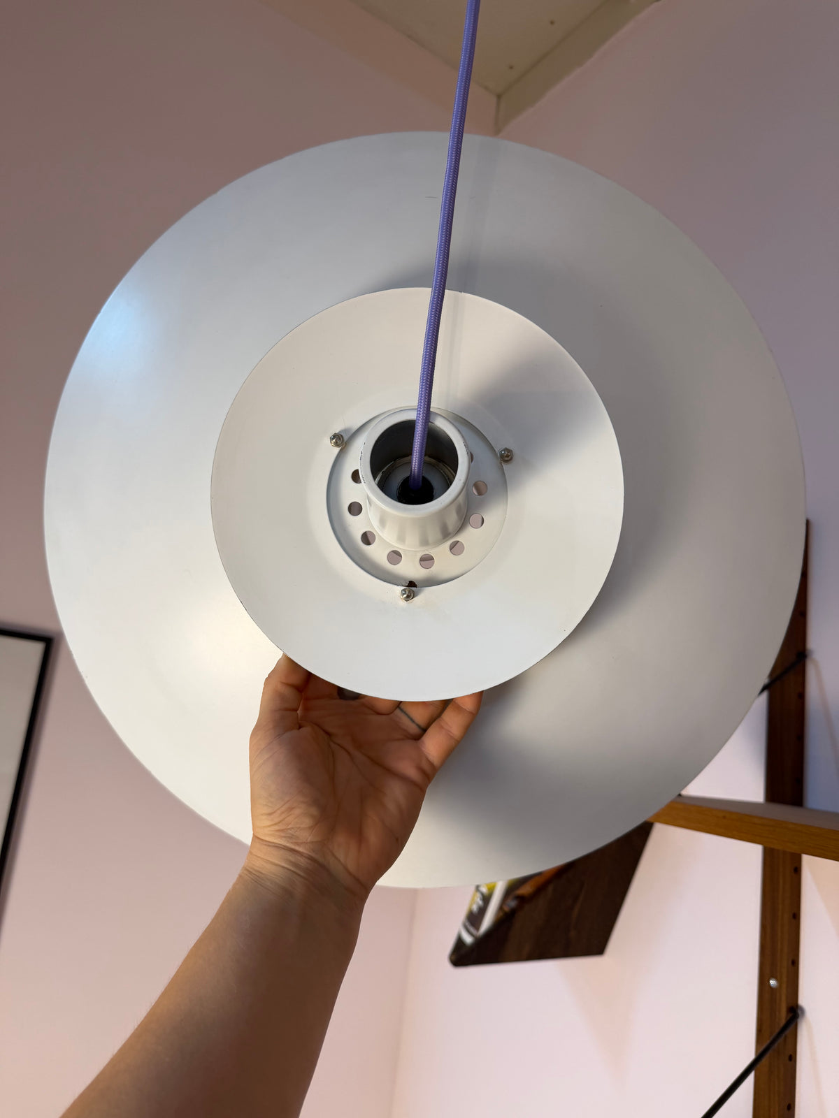 Lamellenlampe weiß lila von Formlight