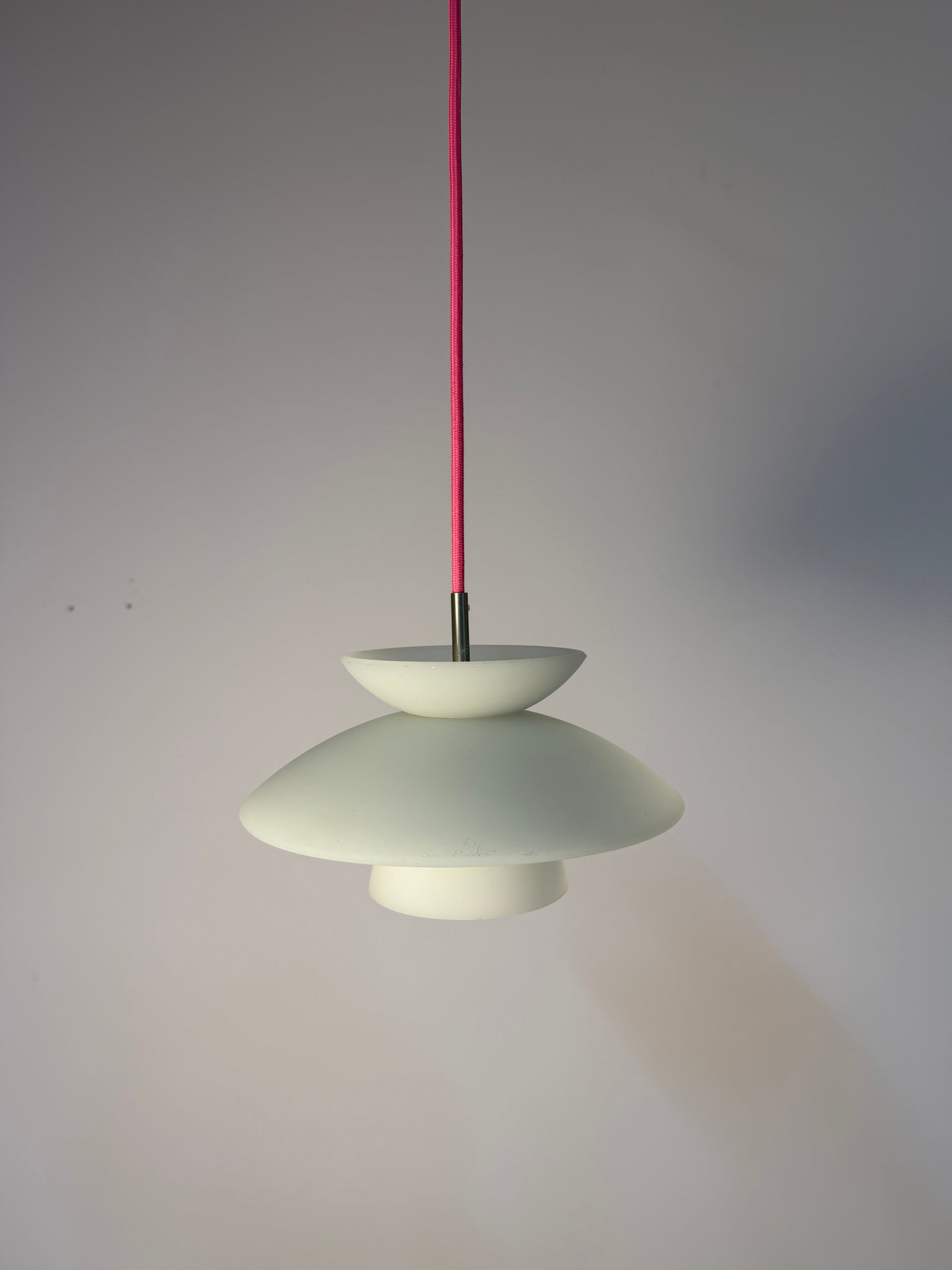 Lamellenlampe Milchglas aus Dänemark