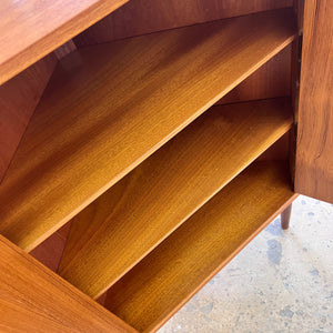 Eckschrank Teak mit Schloss aus Dänemark