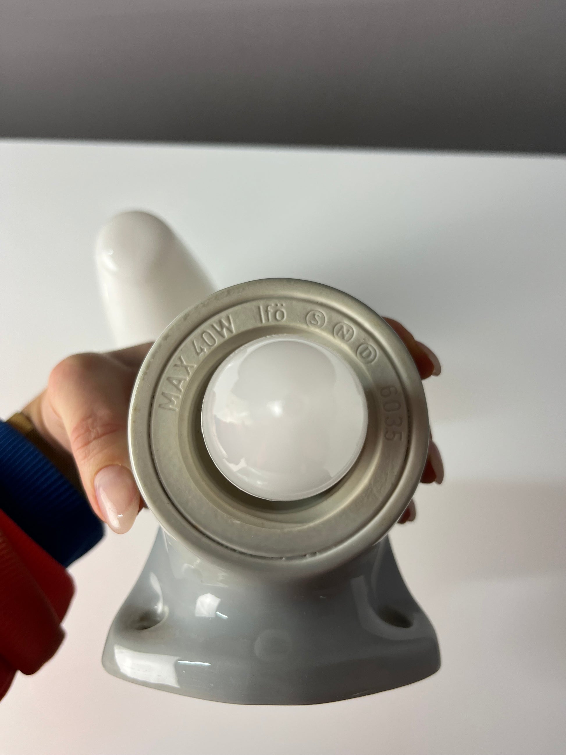 Wandlampe Modell 6035 hellgrau von Sigvard Bernadotte für Ifö