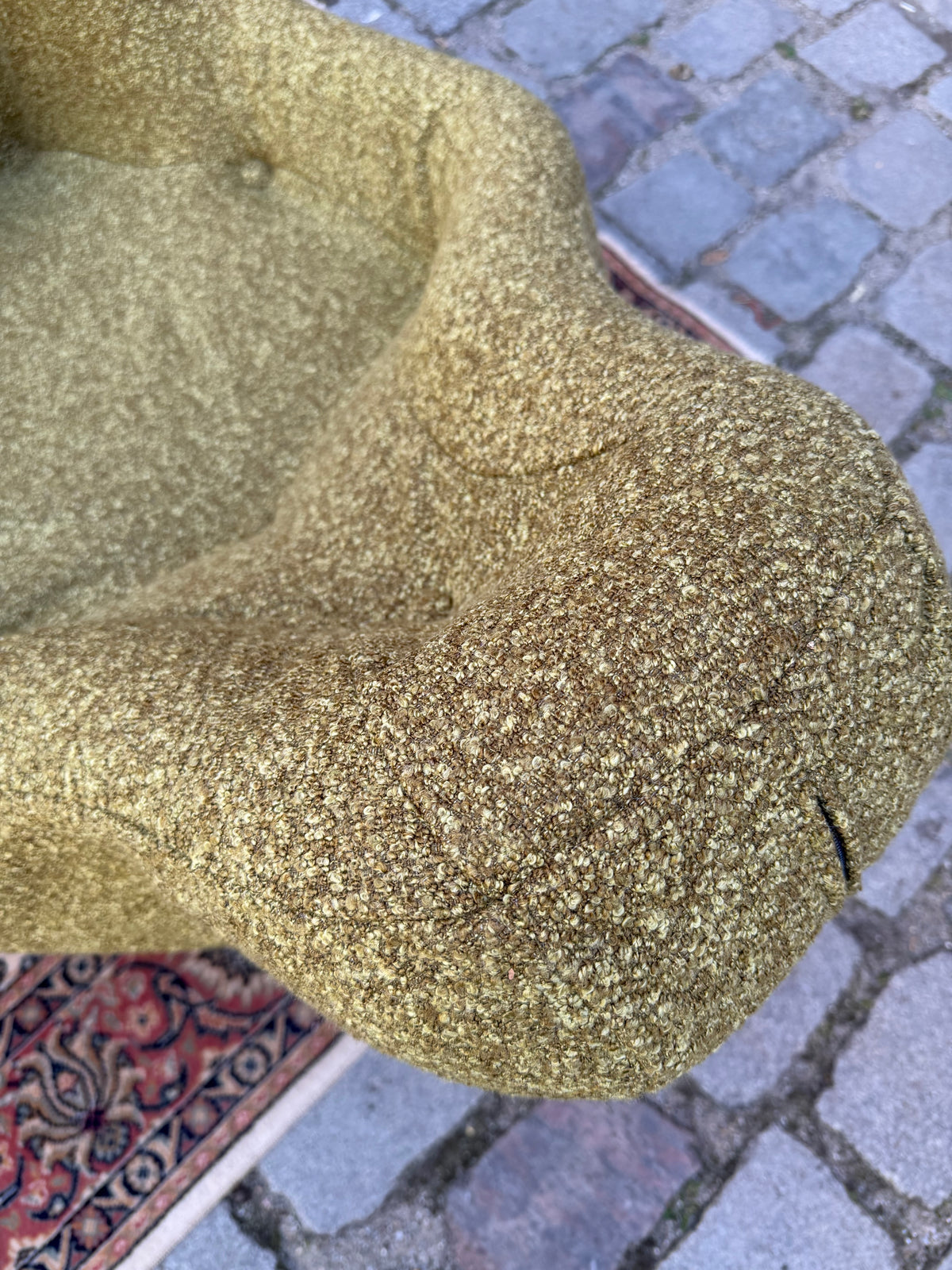 Liegesessel neu gepolstert moosgrün Bouclé aus Italien