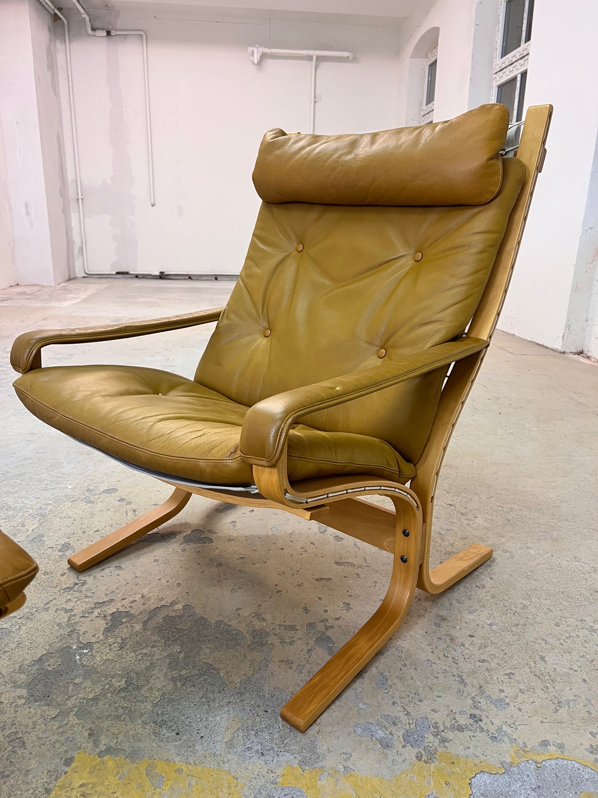 Set: Sessel Siesta mit Hocker Echtleder von Ingmar Relling für Westnofa