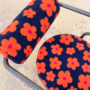 Set: Sessel & Hocker neu gepolstert aus der Serie The Natural Choice von Innovation Randers