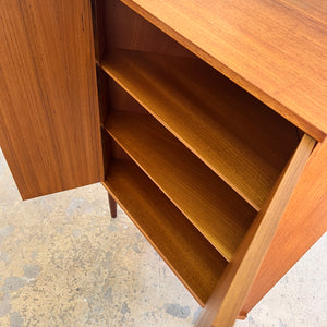 Eckschrank Teak mit Schloss aus Dänemark
