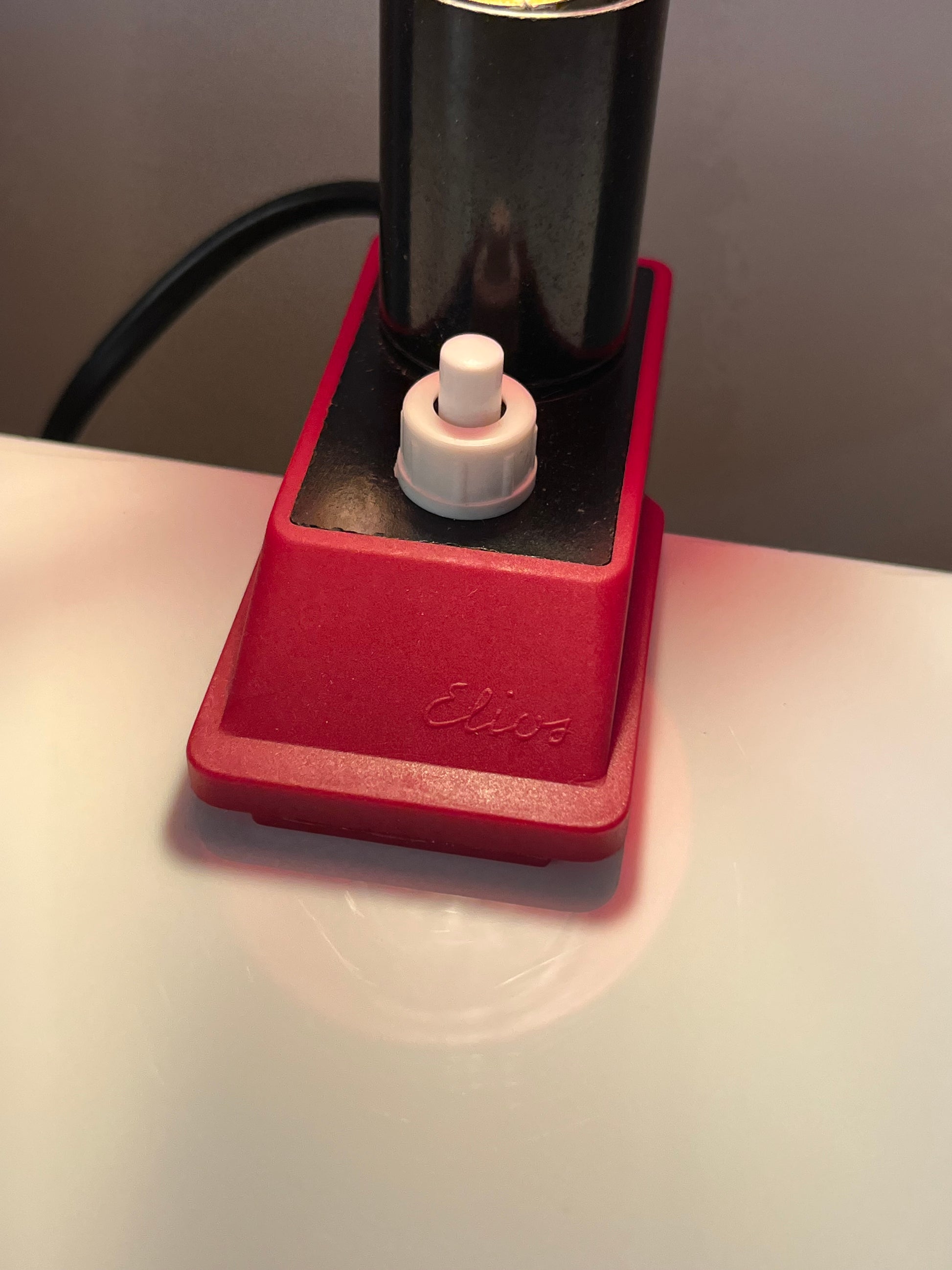 Klemmlampe rot mit Kunststoffschirm & Schalter von Elios