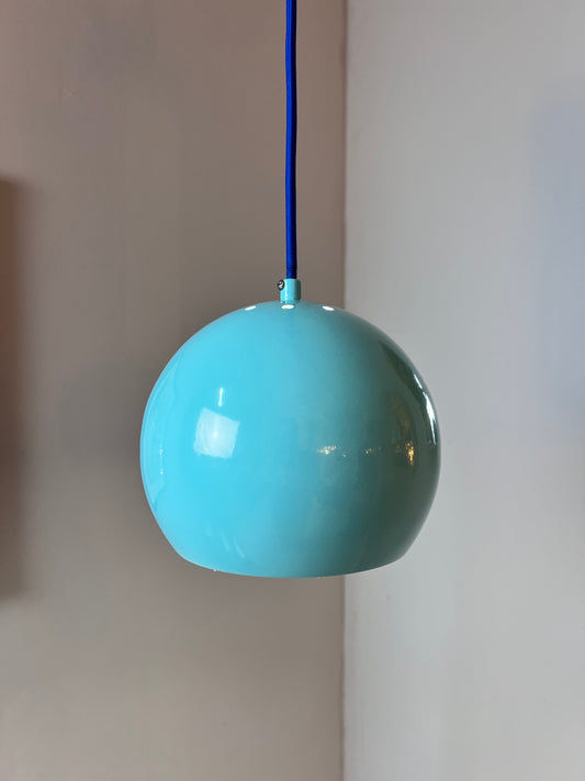 Kugellampe hellblau aus Dänemark