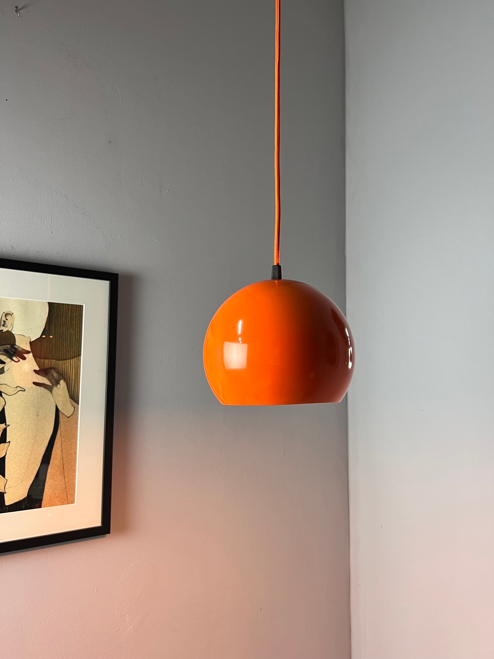 Kugellampe neu lackiert orange aus Dänemark