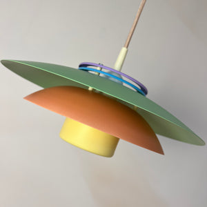 Lamellenlampe neu lackiert, Dänemark