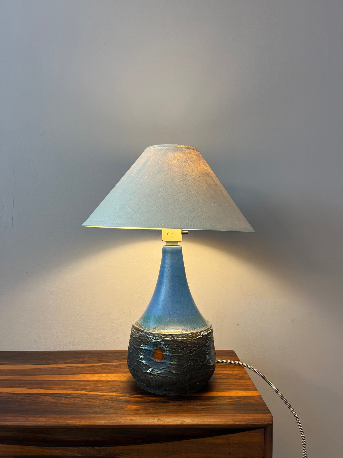 Tischlampe blau braun Keramik mit Stoffschirm