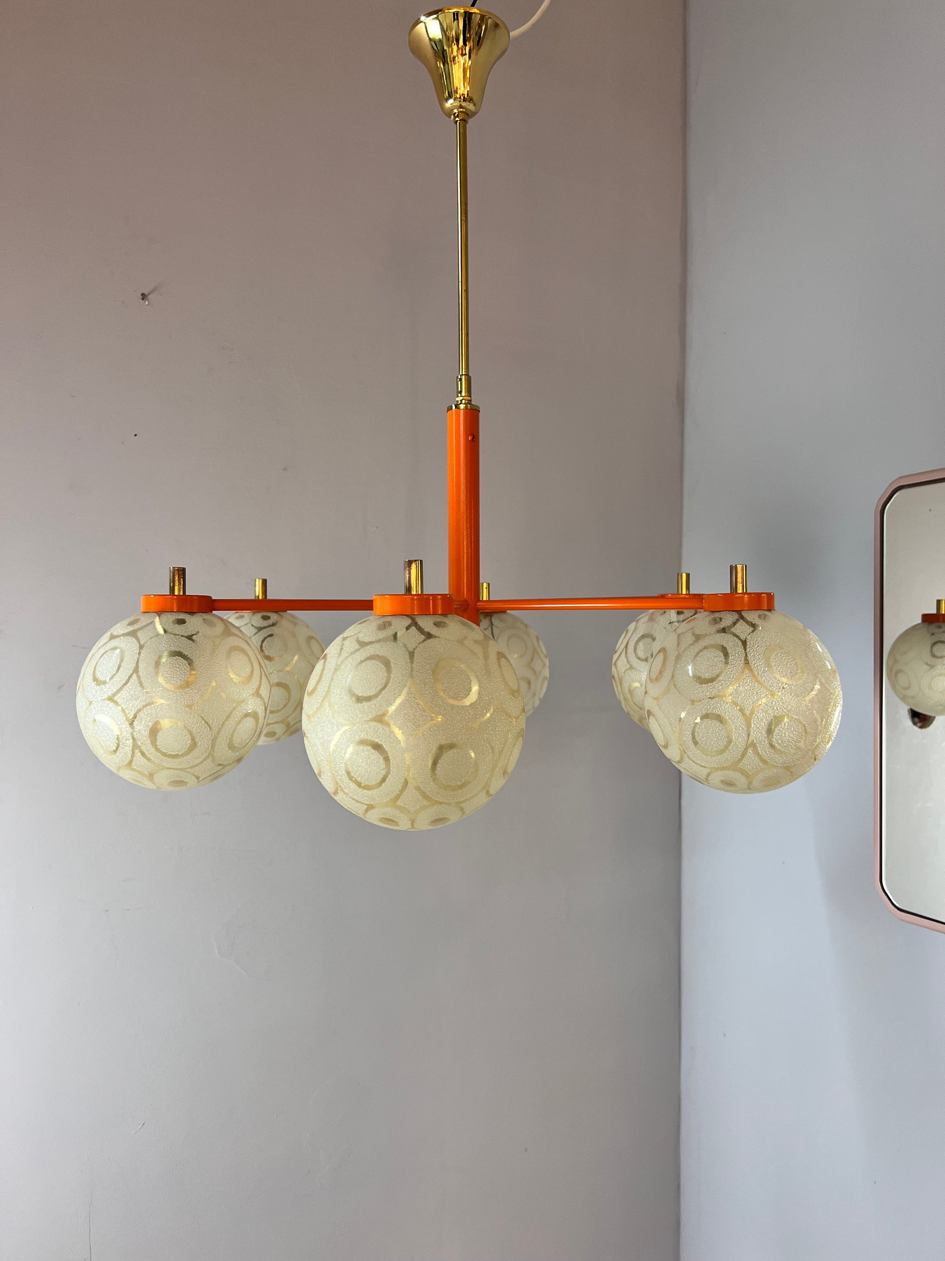 Kronleuchter orange creme
