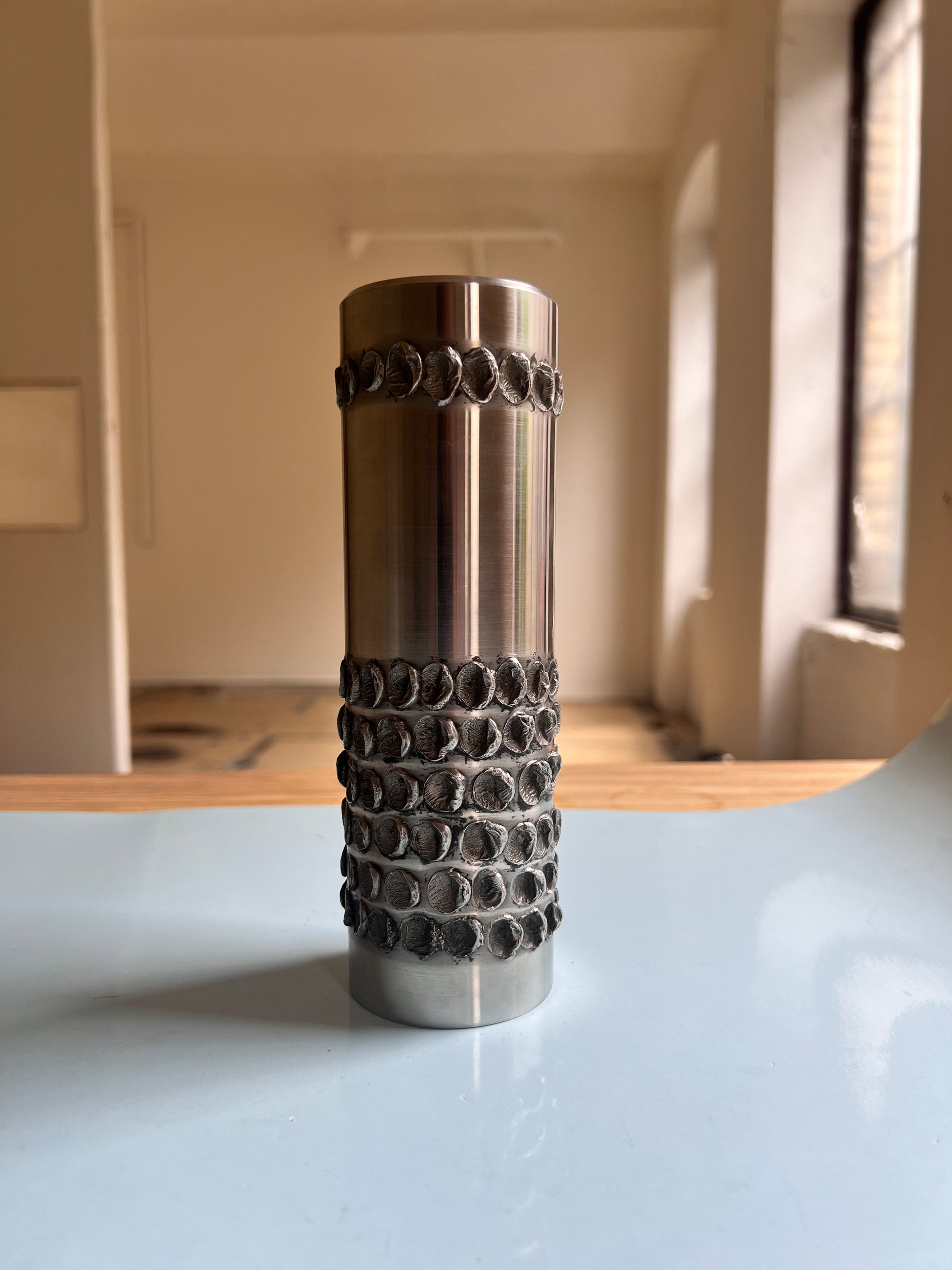 Brutalistische Vase silber Edelstahl von BMF 70er