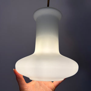 Hängelampe mattweiß Glas aus Dänemark