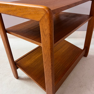 Coffee Table mit Magazinablage Teak