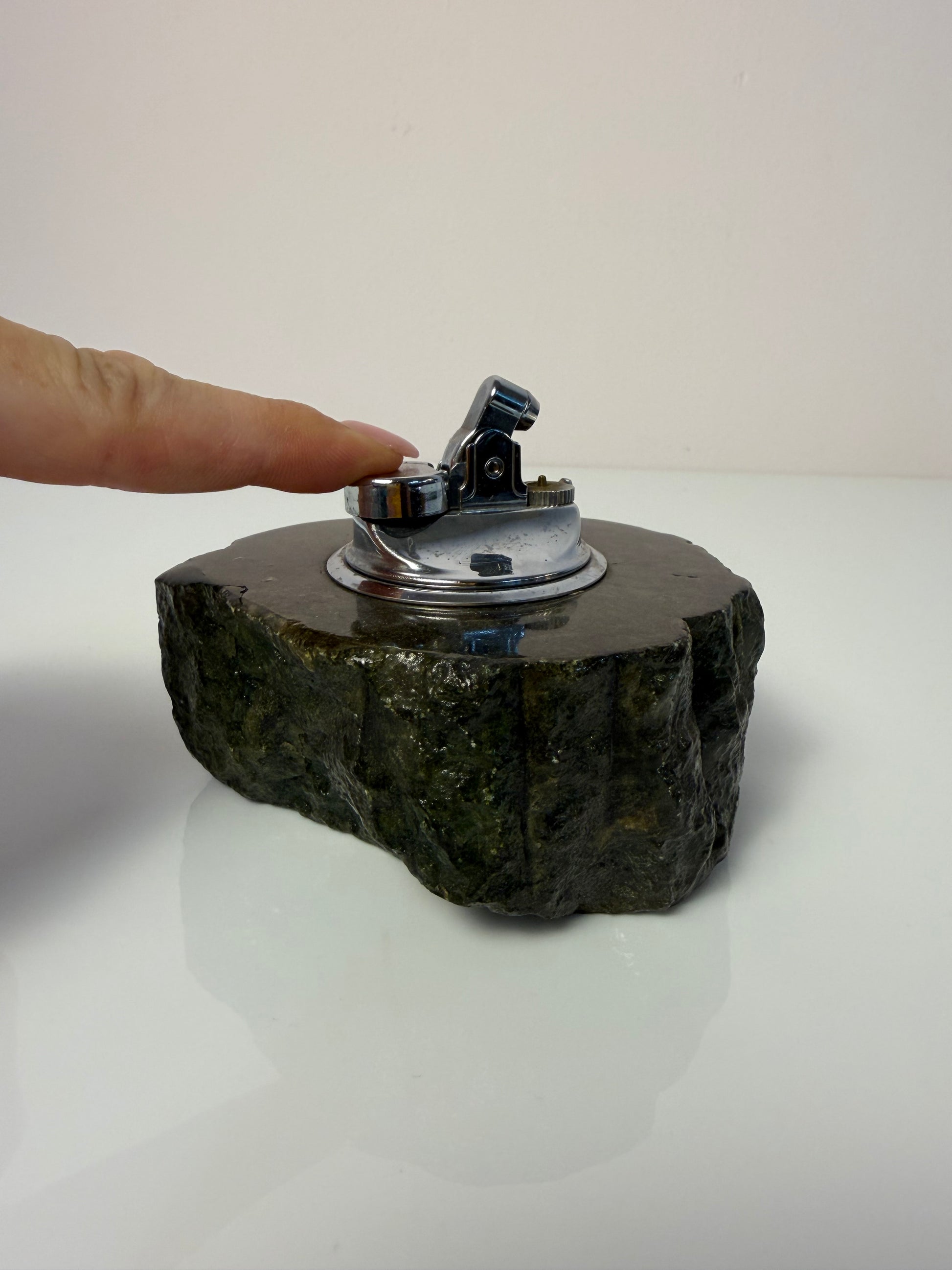 Tischfeuerzeug grün schwarz Alabaster