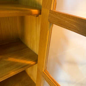 Rundbogen Vitrine Teak von Dyrlund