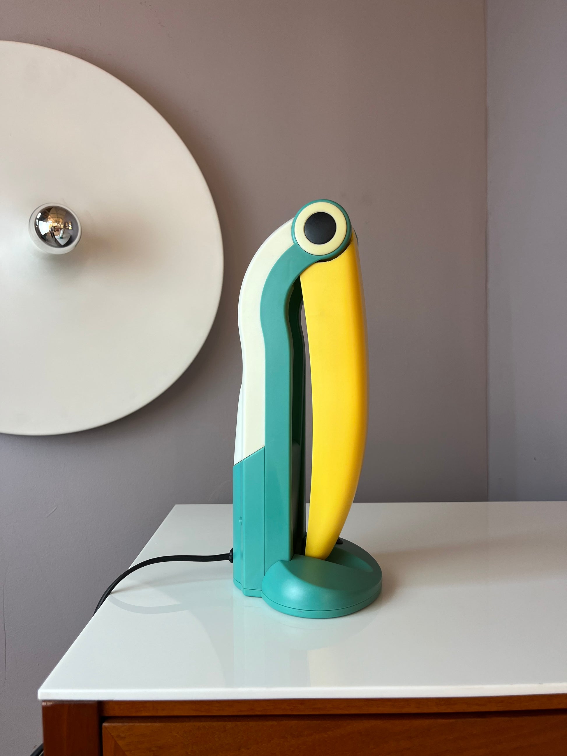Tischlampe Toucan klein grün gelb von H.T. Huang