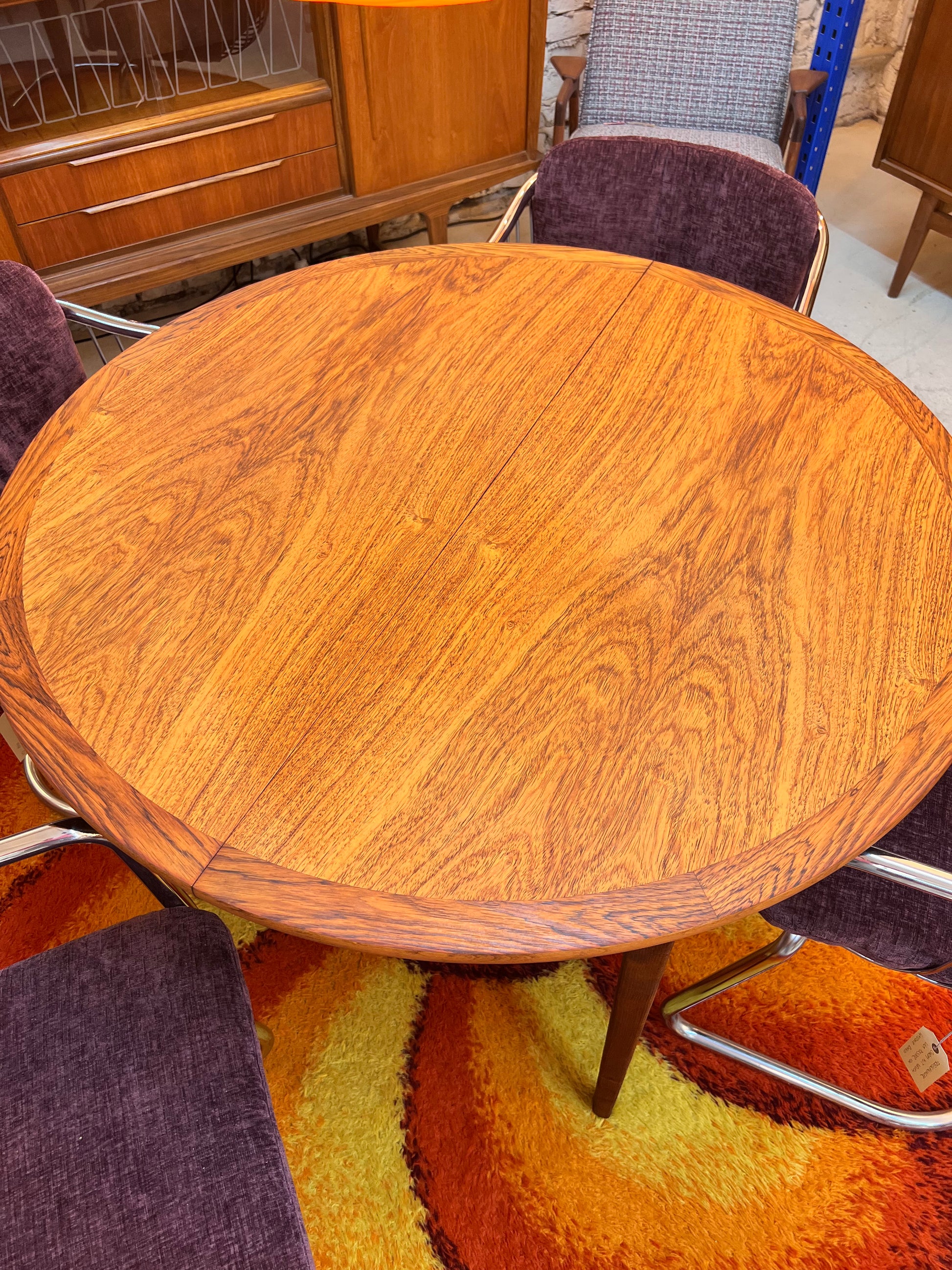 Runder Esstisch Teak mit Butterfly Auszug
