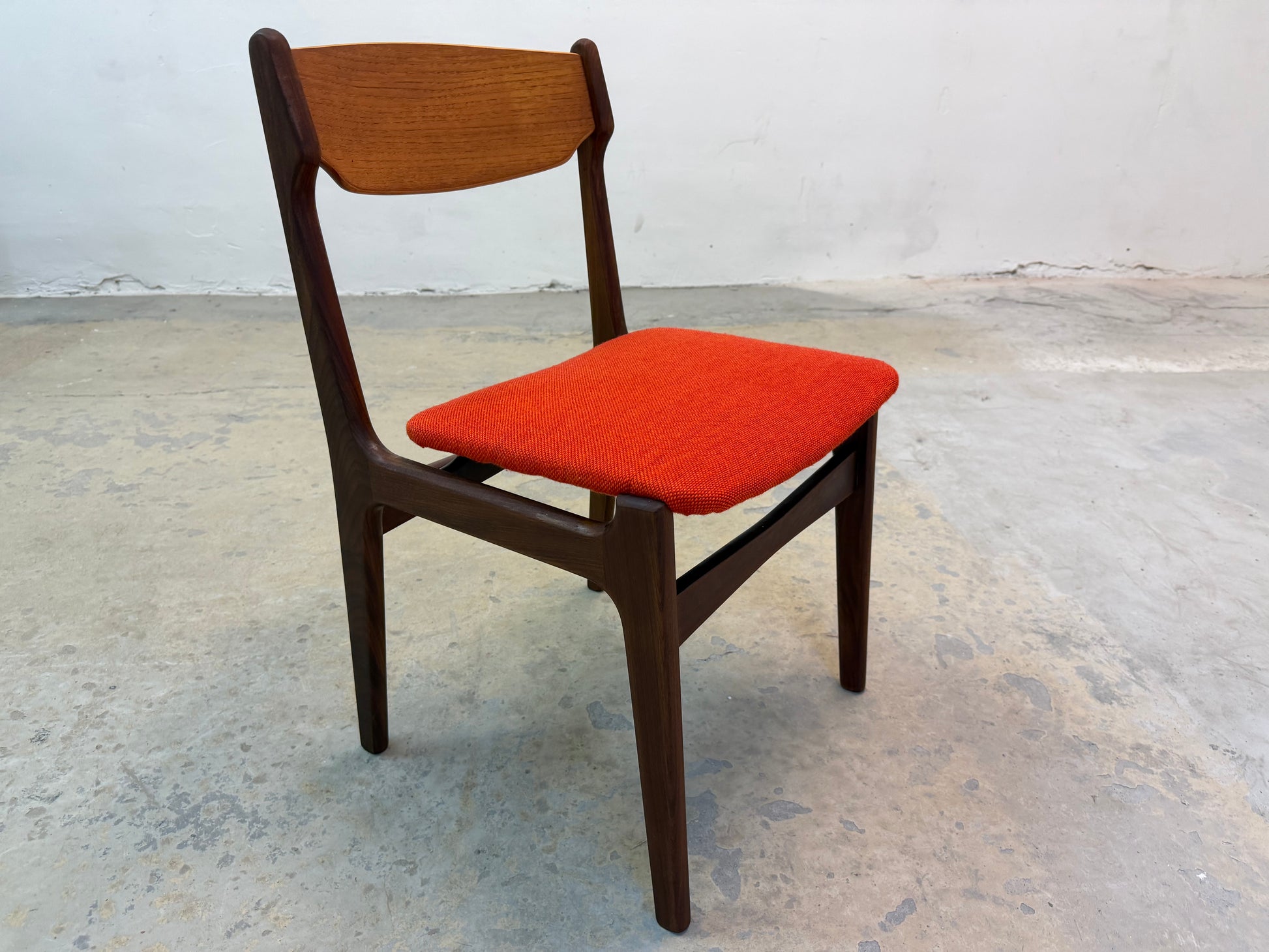 Polsterstuhl Teak orange neu gepolstert von Erik Buch