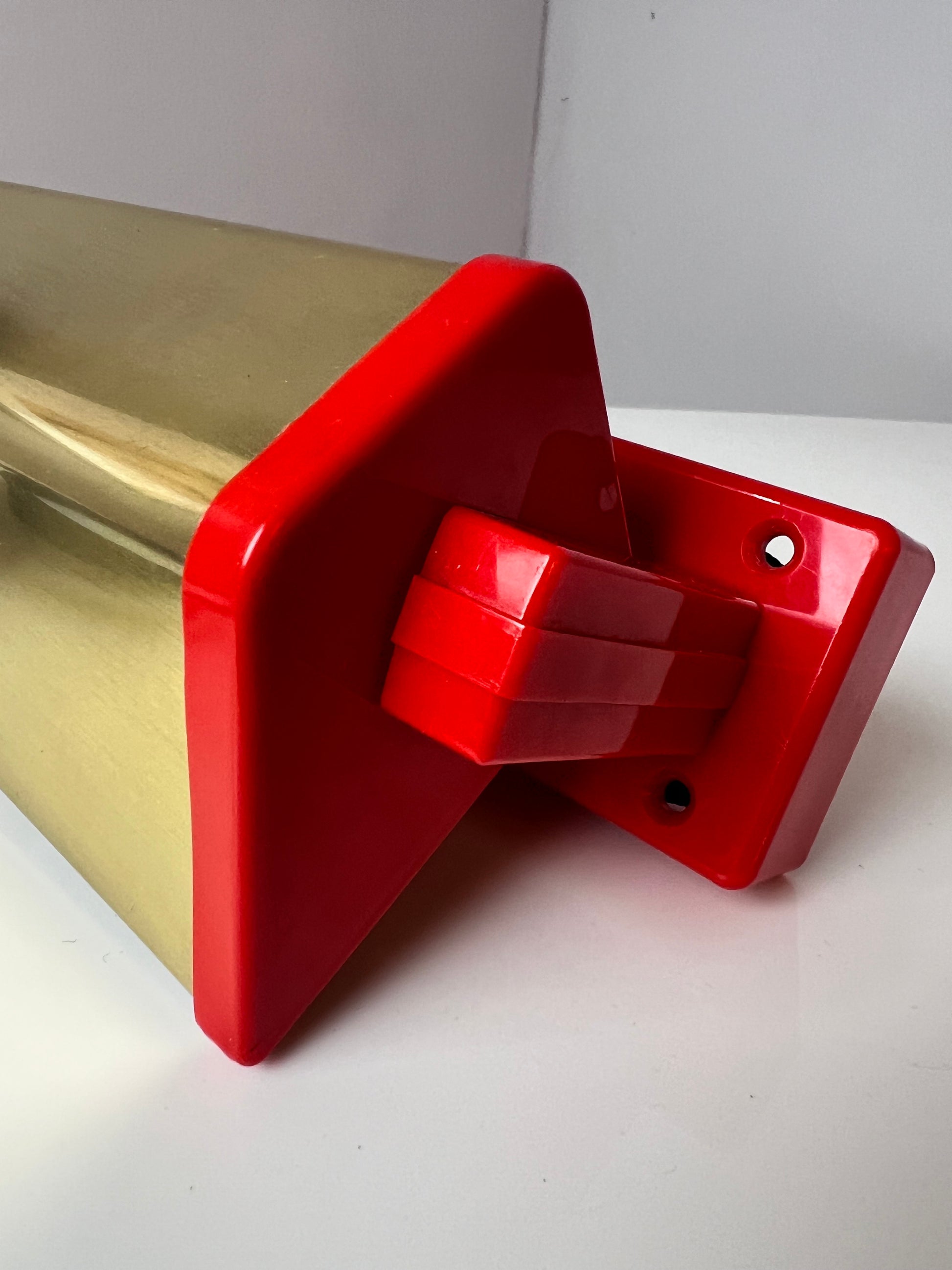 Wandleuchte rot gold von Lyfa Dänemark