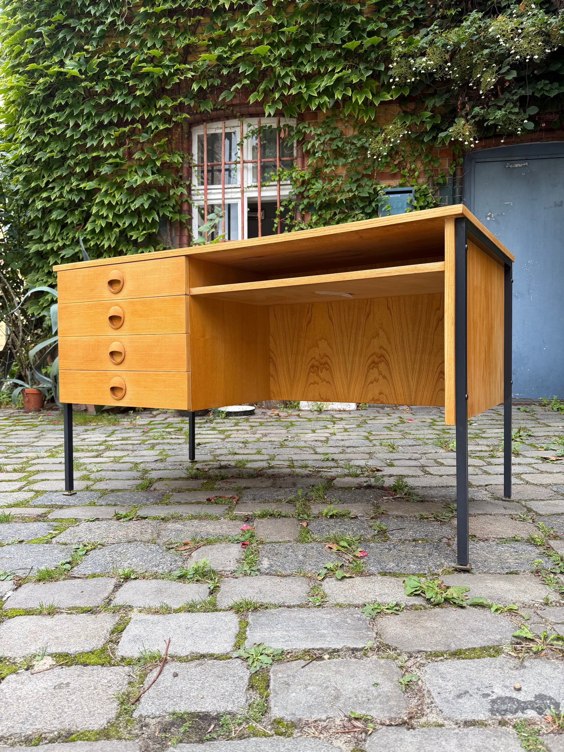 Schreibtisch Typ 470 Esche von Joachim Nebelung für Hellerau