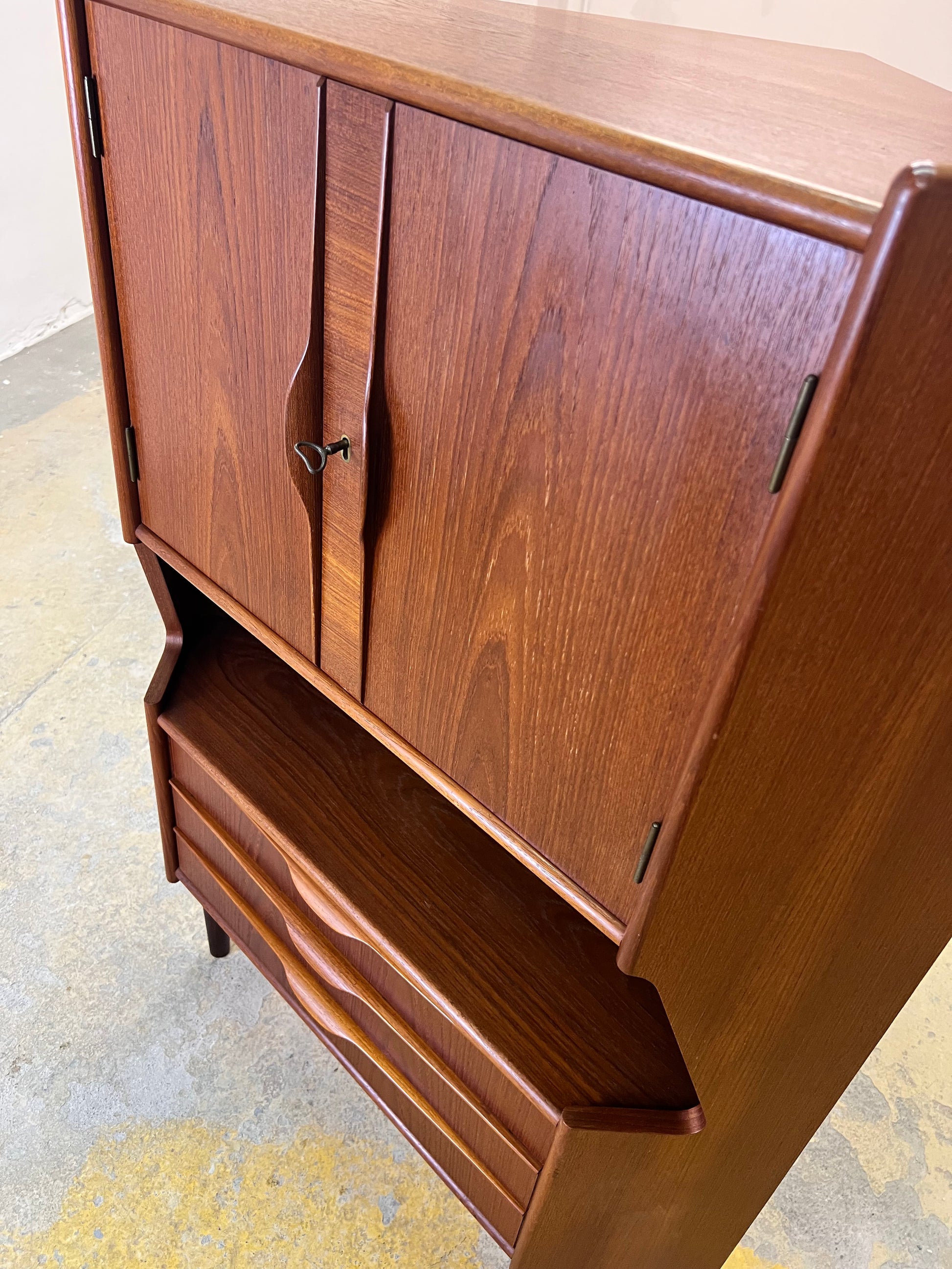 Eckschrank Teak mit Minibar aus Dänemark