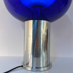 Tischlampe mit doppelwandigem Glasschirm königsblau von Doria