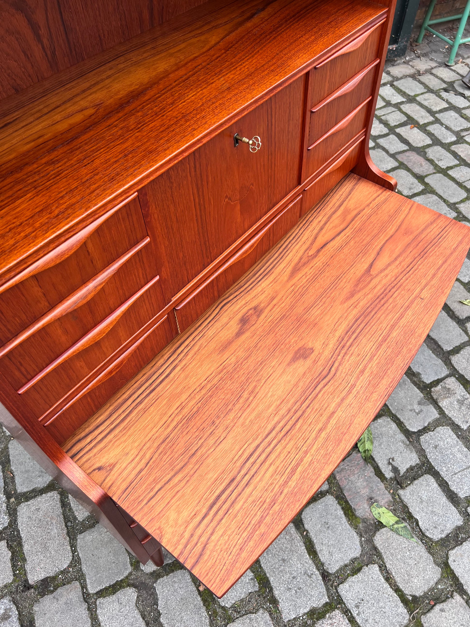 Halbrunder Sekretär Teak aus Dänemark