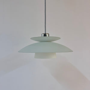 Lamellenlampe Milchglas Chrom aus Dänemark
