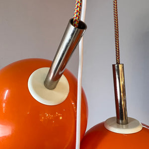 Kleine Kugellampe orange Kunststoff mit Chromstab