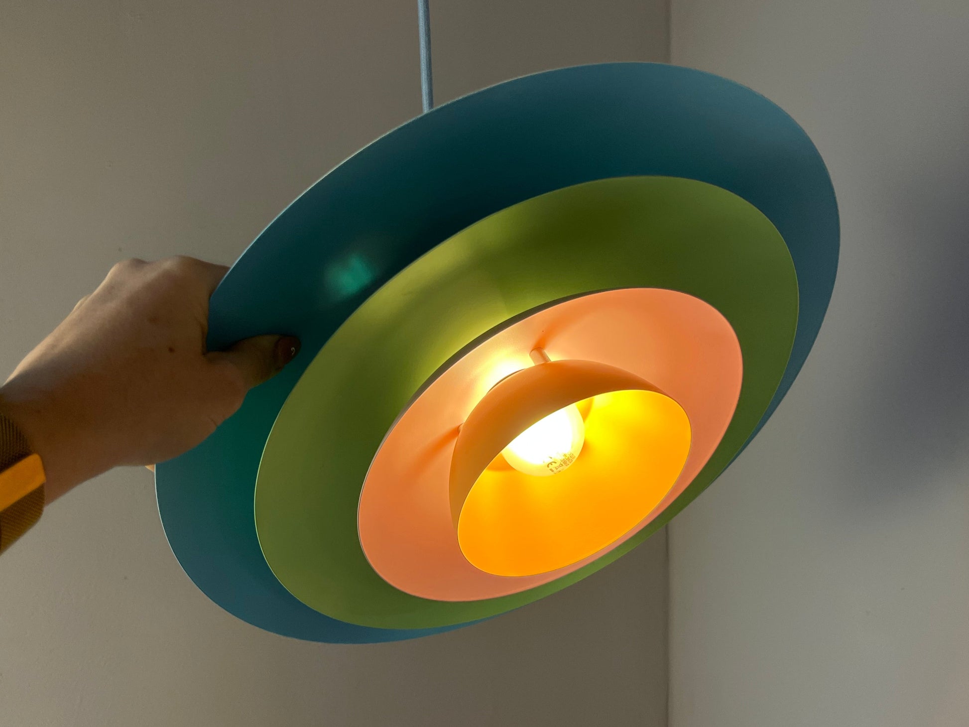 Lamellenlampe neu lackiert hellblau mint peach aus Dänemark lackiert