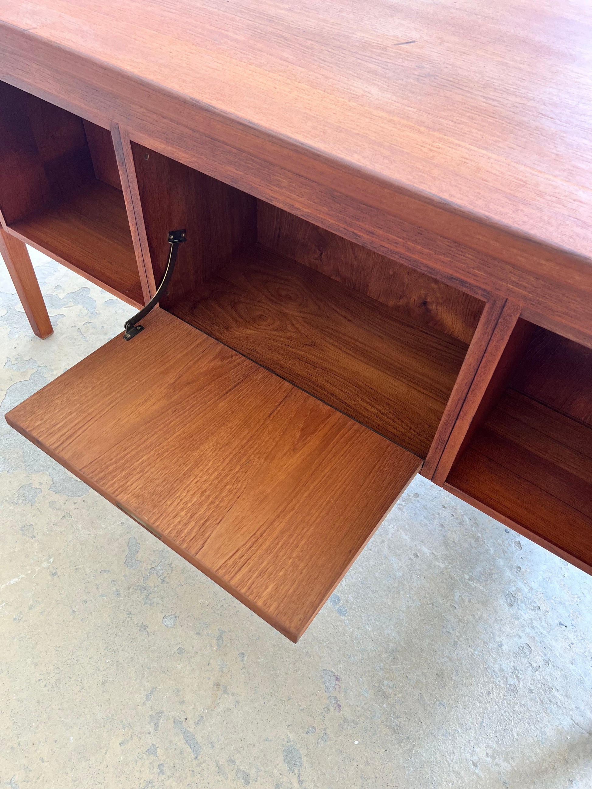 Freistehender Schreibtisch Teak aus Dänemark Sigh & Søns Møbler